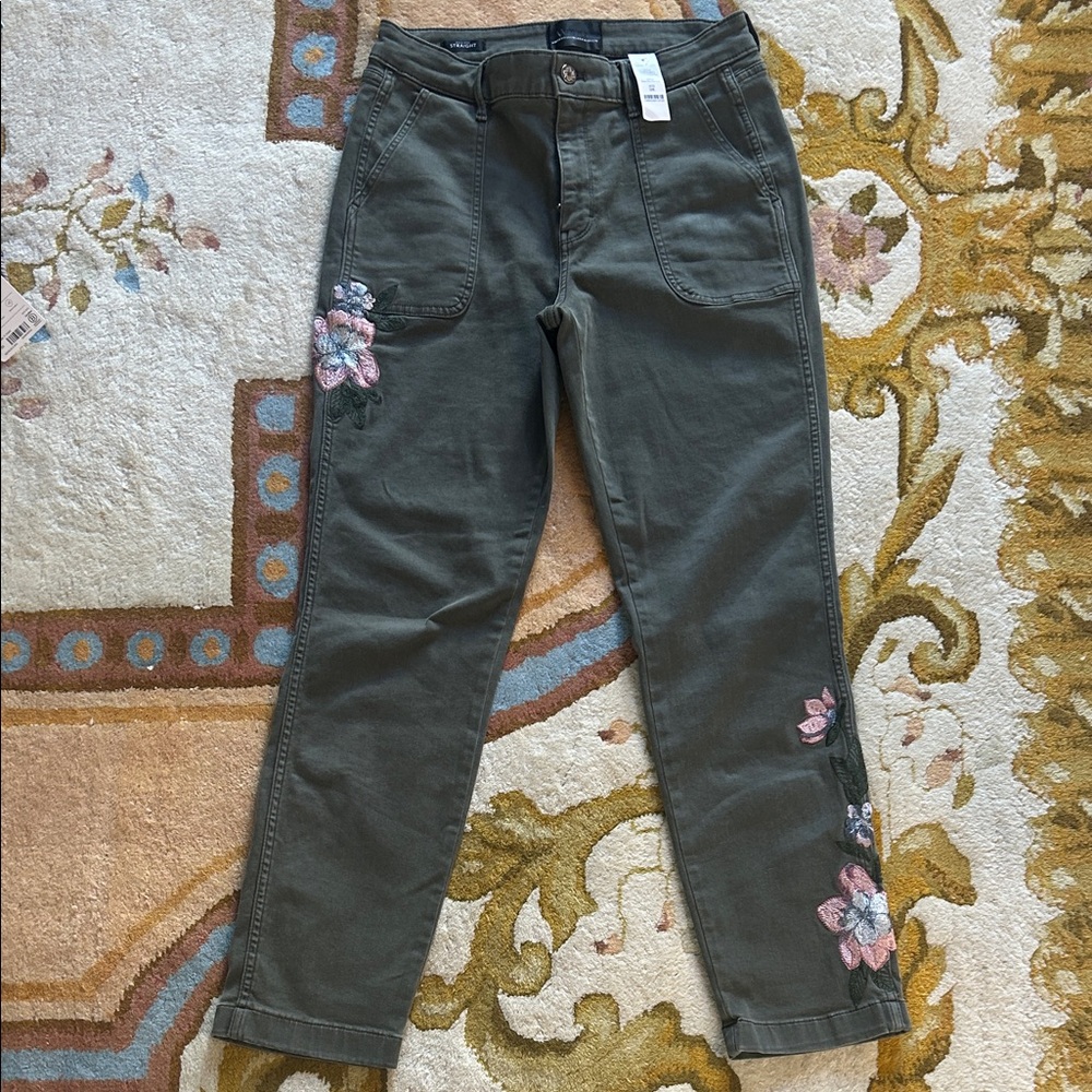 NWT White House Black Market Green Straight Leg Jeans with Floral Embroidery 10L